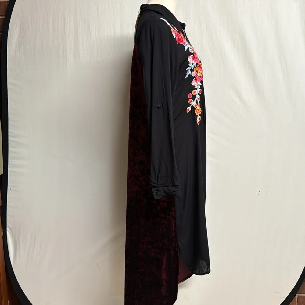 Andree by Unit Embroidered Velvet Back Shirt Dress‎ Size Small